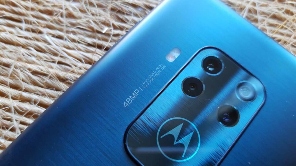 Motorola One Zoom